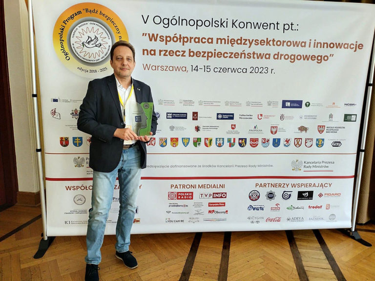 Katedra Pojazdów Samochodowych z tytułem „Patron Bezpiecznych Dróg 2023″